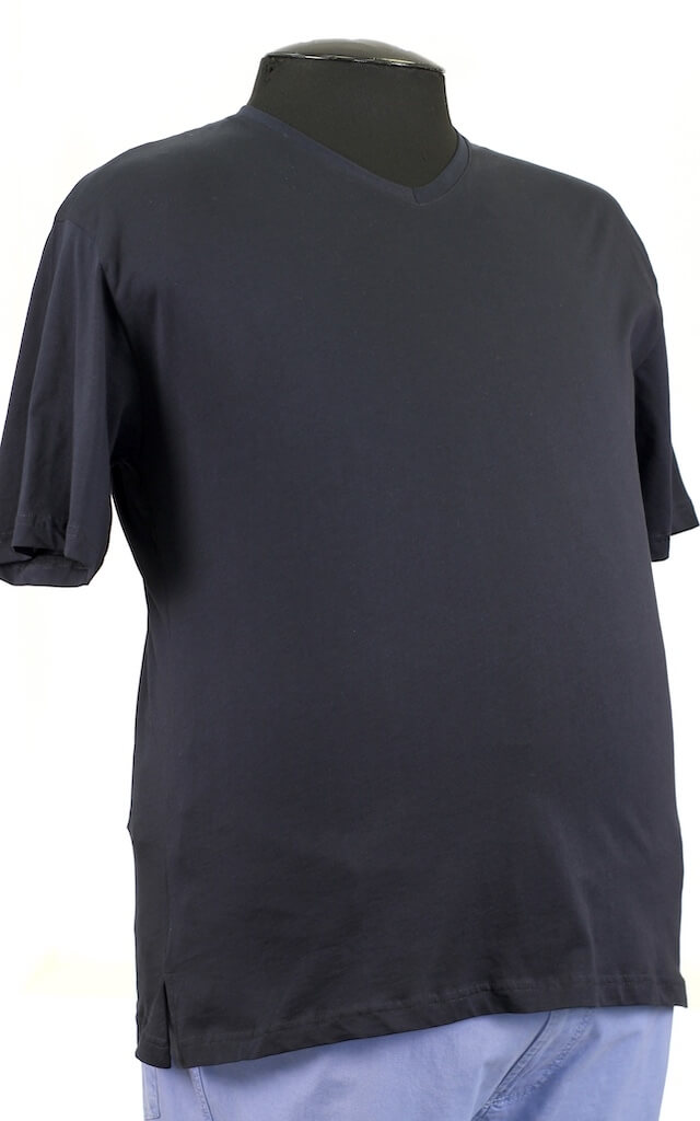 Базовая темно-синяя футболка с V-горлом 21320752